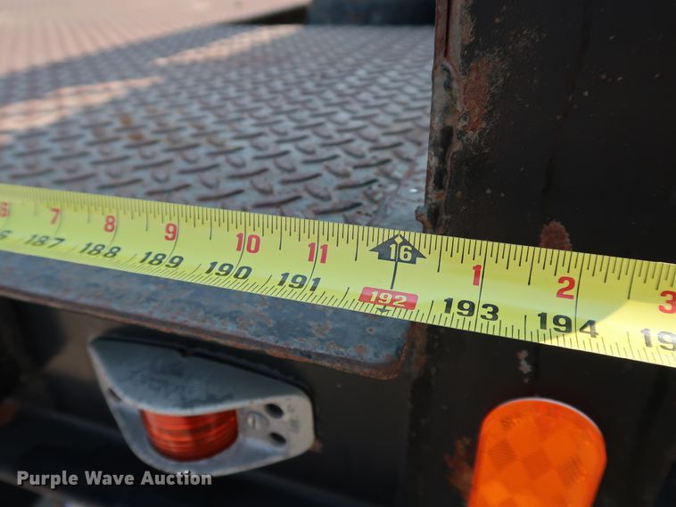 image for item KQ9746 1998 Chevrolet C6500  flatbed truck