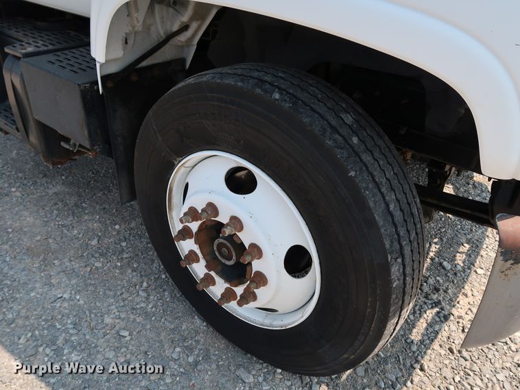 image for item KQ9746 1998 Chevrolet C6500  flatbed truck