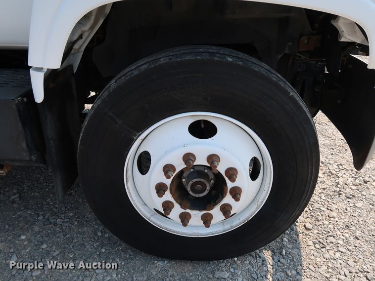 image for item KQ9746 1998 Chevrolet C6500  flatbed truck