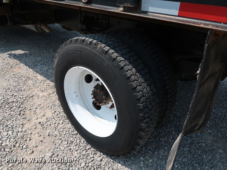 image for item KQ9746 1998 Chevrolet C6500  flatbed truck