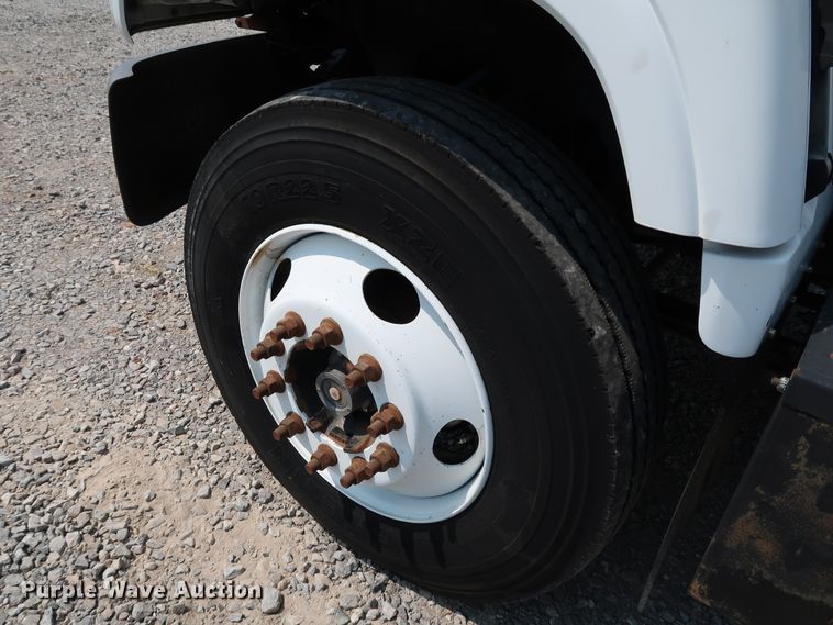 image for item KQ9746 1998 Chevrolet C6500  flatbed truck