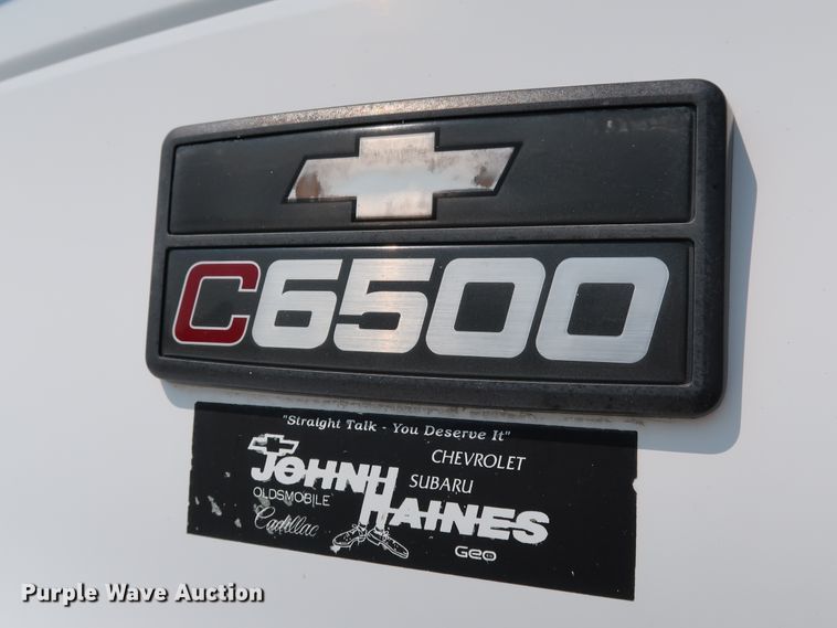 image for item KQ9746 1998 Chevrolet C6500  flatbed truck