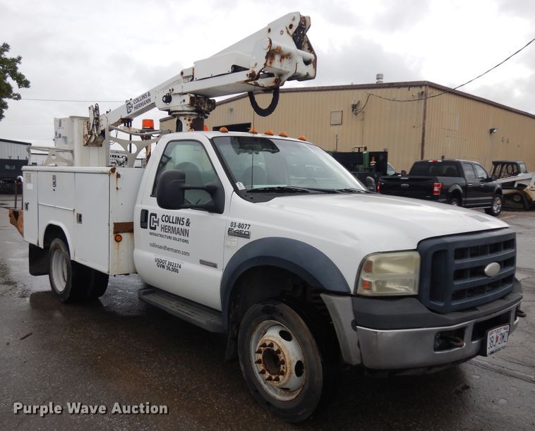 image for item KU9215 2006 Ford F450 Super Duty XL  bucket truck