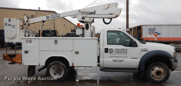 image for item KU9215 2006 Ford F450 Super Duty XL  bucket truck