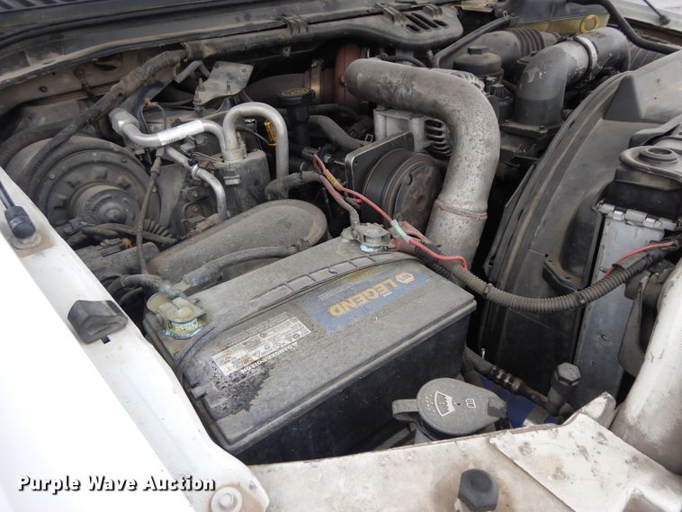 image for item KU9215 2006 Ford F450 Super Duty XL  bucket truck