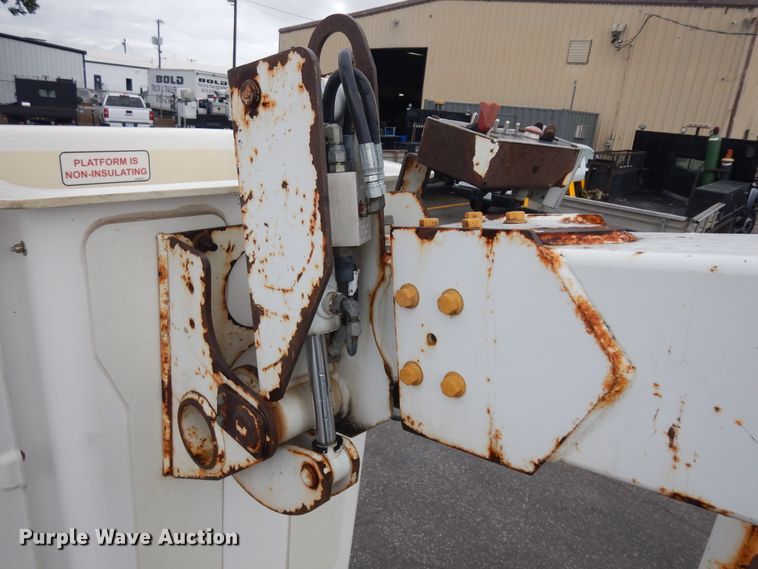 image for item KU9215 2006 Ford F450 Super Duty XL  bucket truck