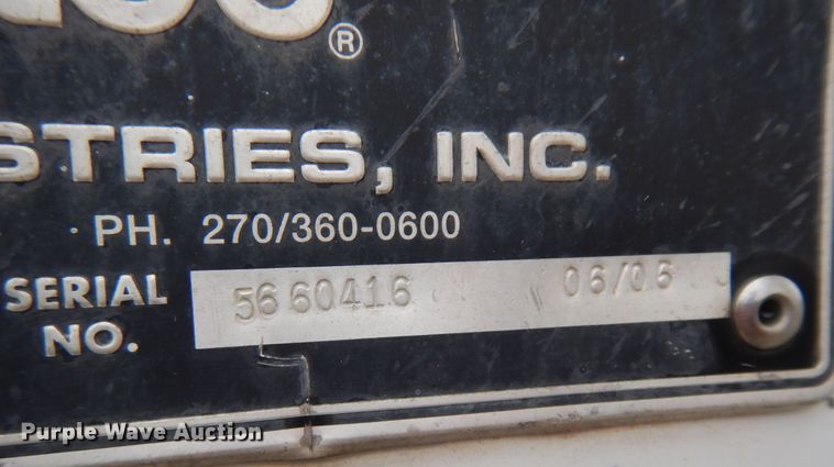 image for item KU9215 2006 Ford F450 Super Duty XL  bucket truck