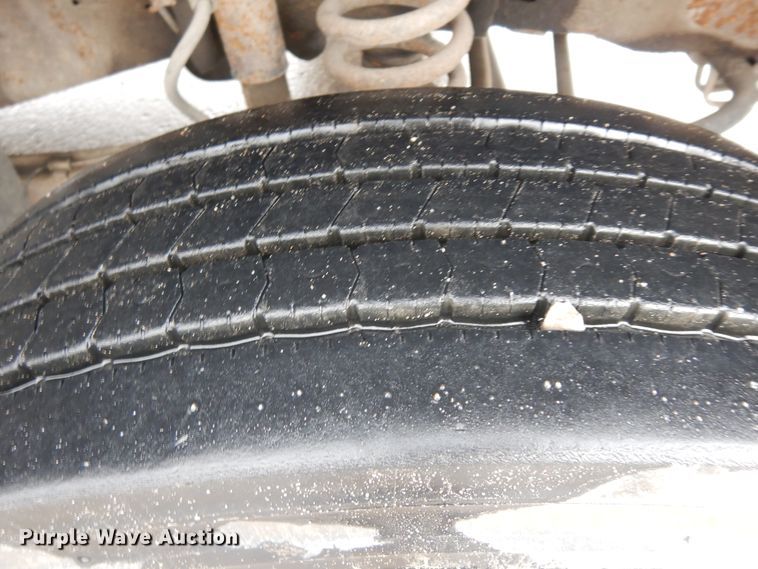 image for item KU9215 2006 Ford F450 Super Duty XL  bucket truck