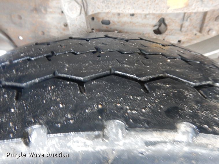 image for item KU9215 2006 Ford F450 Super Duty XL  bucket truck