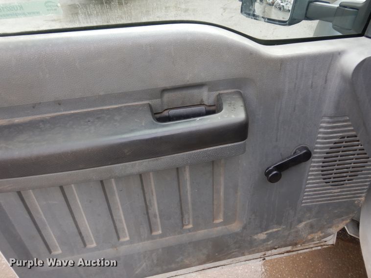 image for item KU9216 2012 Ford F550 Super Duty XL  flatbed truck