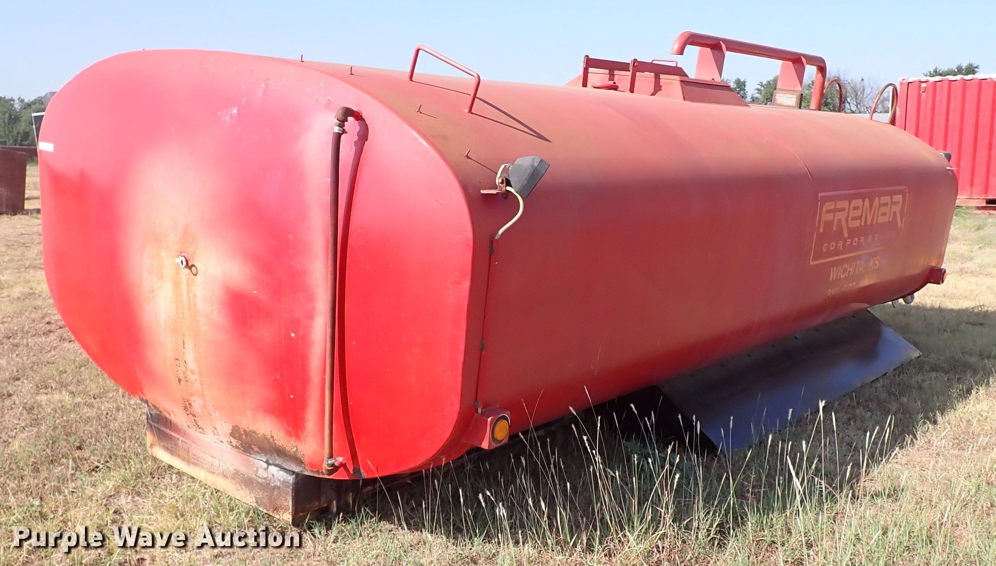 Water tank bed in El Reno, OK Item IN9641 sold Purple Wave