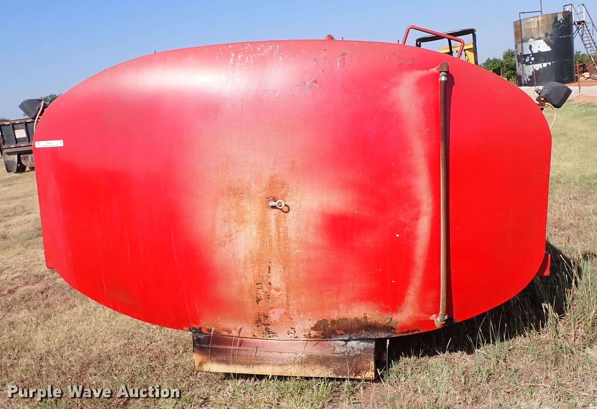 Water tank bed in El Reno, OK Item IN9641 sold Purple Wave