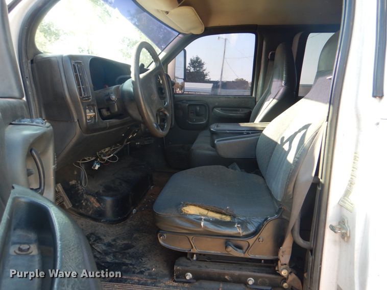 image for item DG1707 2008 GMC C5500  Crew Cab utility / service truck