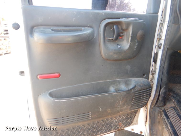 image for item DG1707 2008 GMC C5500  Crew Cab utility / service truck