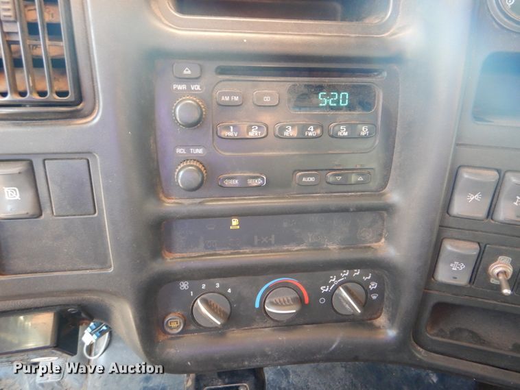 image for item DG1707 2008 GMC C5500  Crew Cab utility / service truck