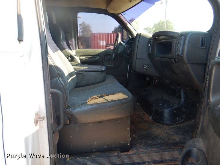 image for item DG1707 2008 GMC C5500  Crew Cab utility / service truck