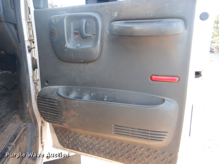 image for item DG1707 2008 GMC C5500  Crew Cab utility / service truck