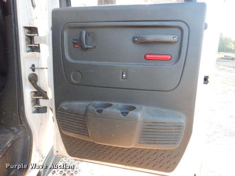 image for item DG1707 2008 GMC C5500  Crew Cab utility / service truck