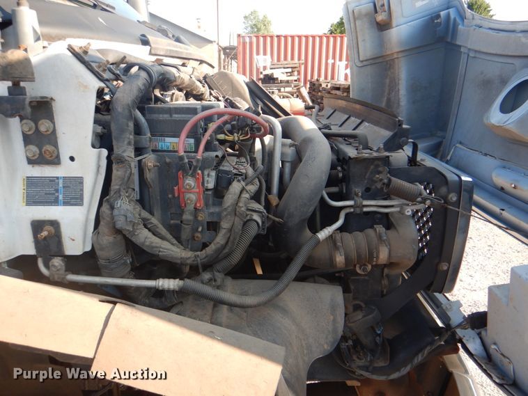 image for item DG1707 2008 GMC C5500  Crew Cab utility / service truck