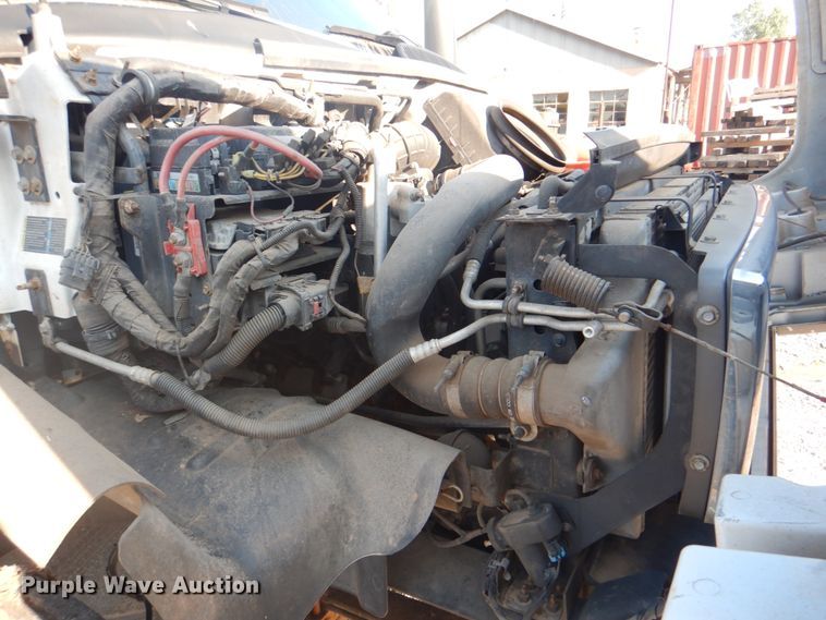 image for item DG1707 2008 GMC C5500  Crew Cab utility / service truck