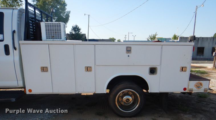 image for item DG1707 2008 GMC C5500  Crew Cab utility / service truck