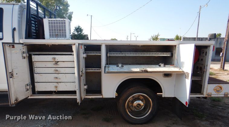 image for item DG1707 2008 GMC C5500  Crew Cab utility / service truck