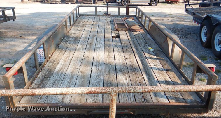 image for item DG1710 2010 Diamond T  equipment trailer