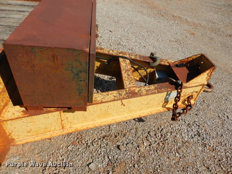 image for item DG1712 2000 Belshe  flatbed trailer with mud mixer