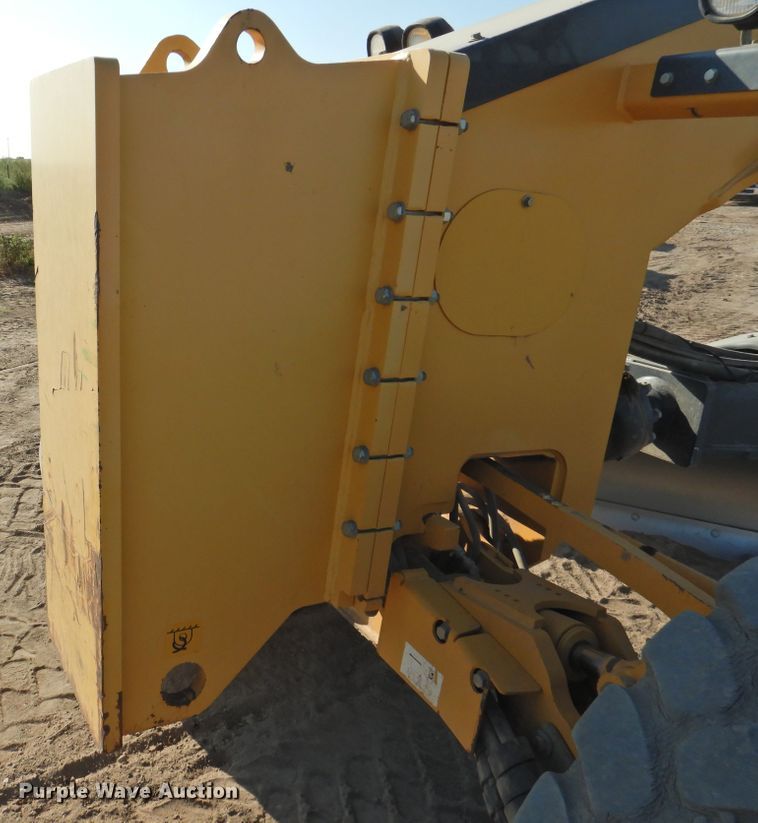 image for item DK2446 2012 John Deere 872GP  motor grader