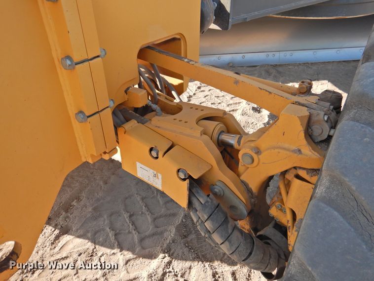 image for item DK2446 2012 John Deere 872GP  motor grader