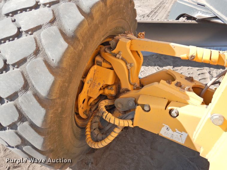 image for item DK2446 2012 John Deere 872GP  motor grader