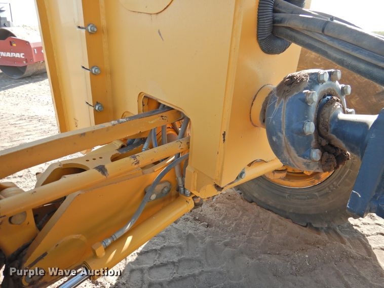 image for item DK2446 2012 John Deere 872GP  motor grader