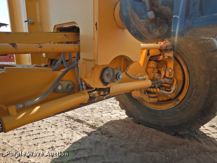 image for item DK2446 2012 John Deere 872GP  motor grader