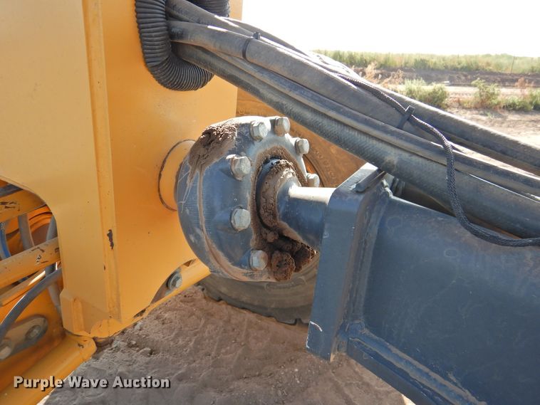 image for item DK2446 2012 John Deere 872GP  motor grader