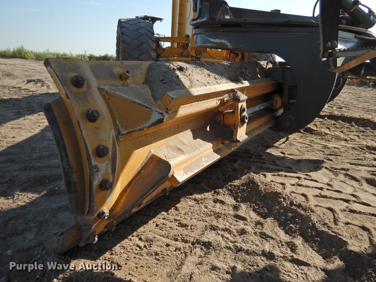 image for item DK2446 2012 John Deere 872GP  motor grader