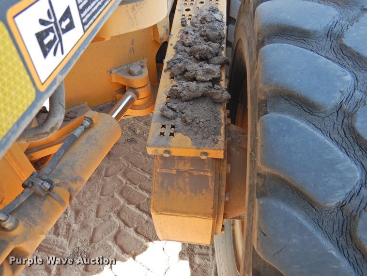 image for item DK2446 2012 John Deere 872GP  motor grader