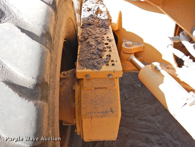 image for item DK2446 2012 John Deere 872GP  motor grader