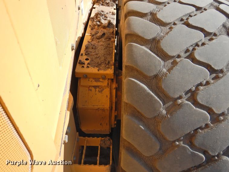 image for item DK2446 2012 John Deere 872GP  motor grader