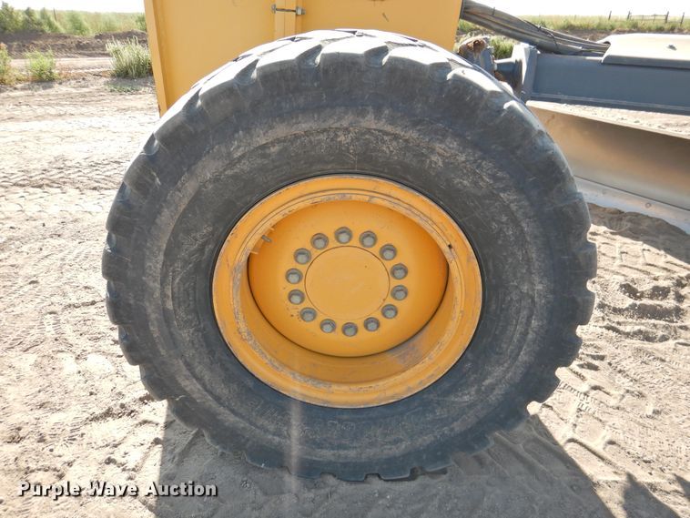 image for item DK2446 2012 John Deere 872GP  motor grader