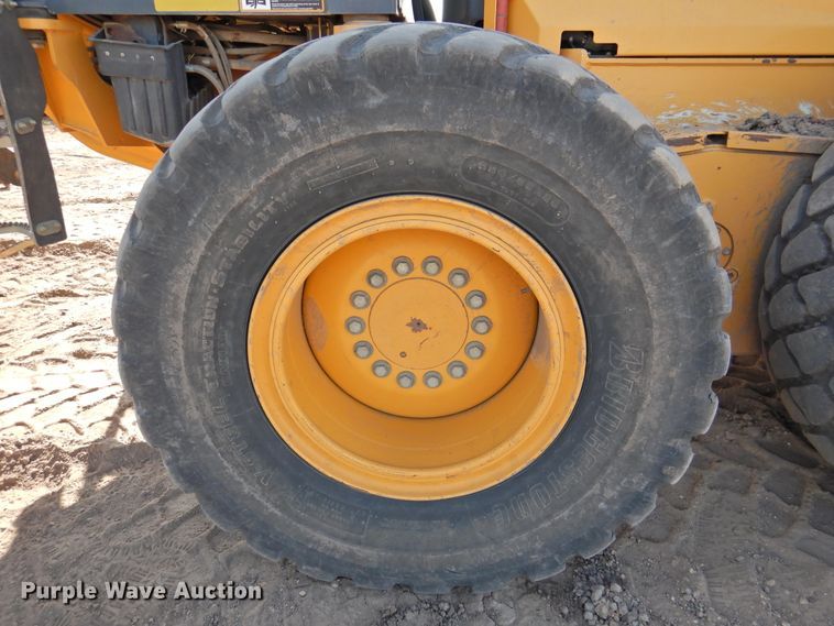 image for item DK2446 2012 John Deere 872GP  motor grader