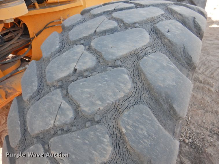 image for item DK2446 2012 John Deere 872GP  motor grader