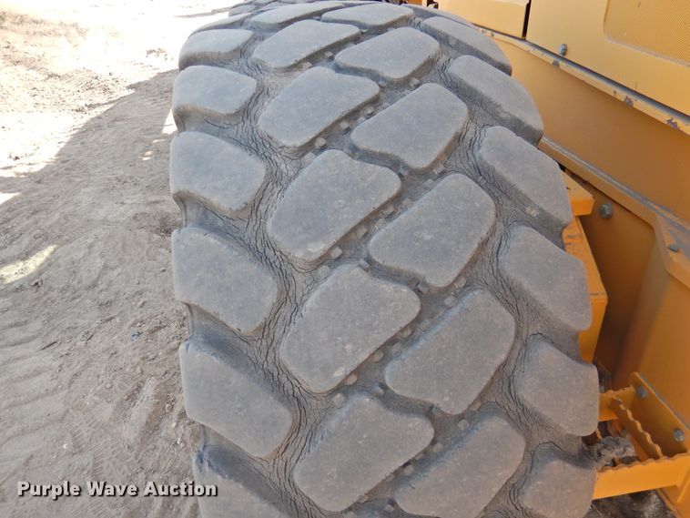 image for item DK2446 2012 John Deere 872GP  motor grader