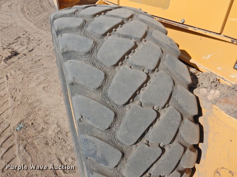 image for item DK2446 2012 John Deere 872GP  motor grader