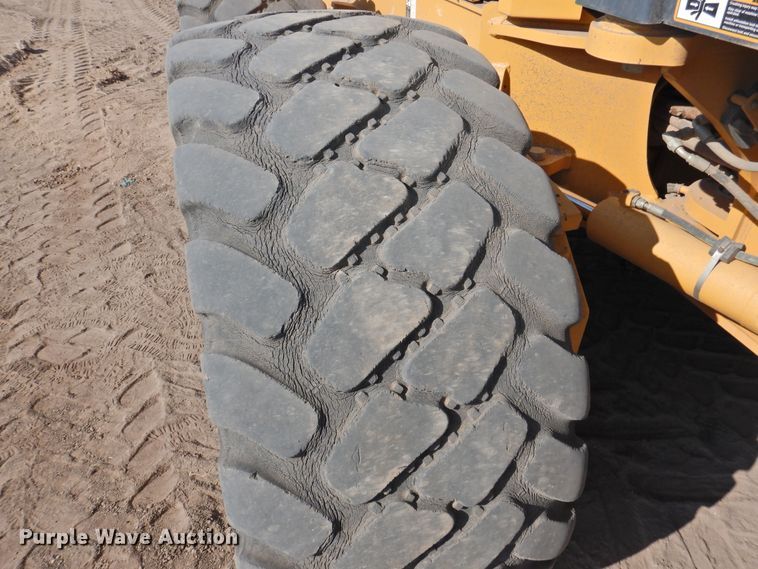 image for item DK2446 2012 John Deere 872GP  motor grader