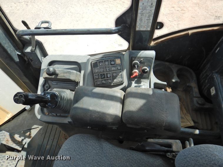 image for item DK2450 2006 John Deere 644J  wheel loader