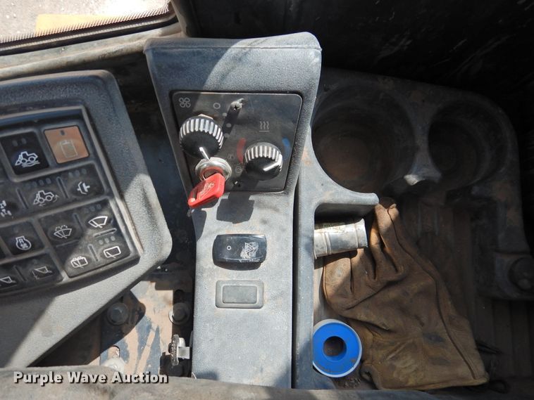 image for item DK2450 2006 John Deere 644J  wheel loader