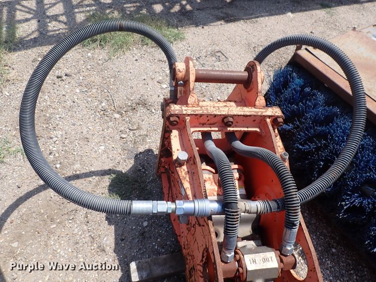 image for item DK4660 NPK GH-6  hydraulic breaker