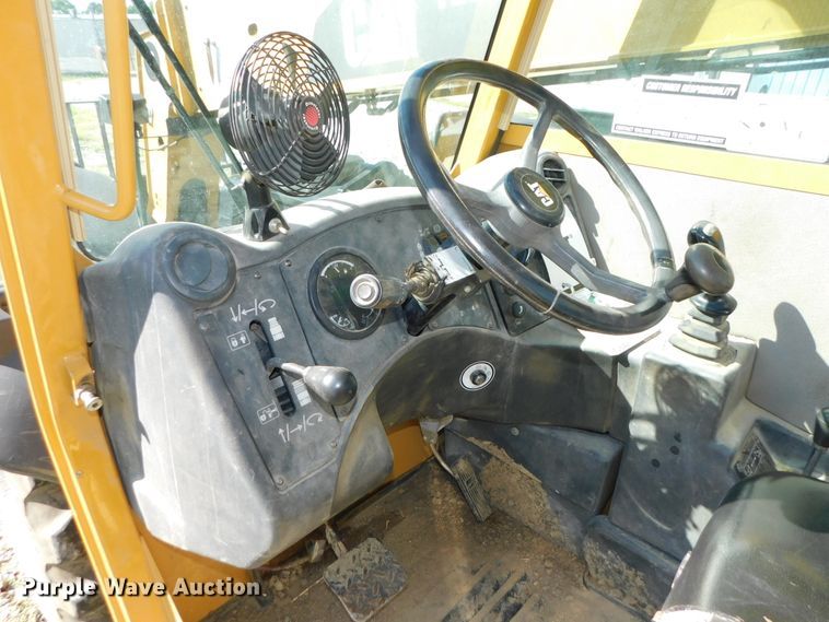 image for item DK8653 2012 Caterpillar TL642  telehandler