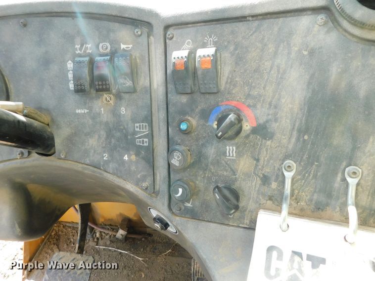 image for item DK8653 2012 Caterpillar TL642  telehandler