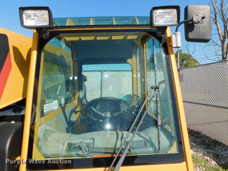 image for item DK8653 2012 Caterpillar TL642  telehandler